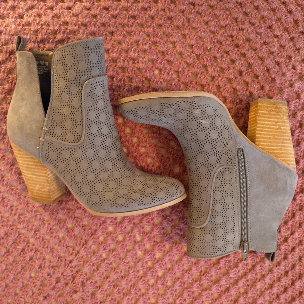 Carlos by Carlos Santana Grey Ankle Boots